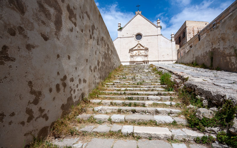 UN PARADISO DIETRO L'ANGOLO

